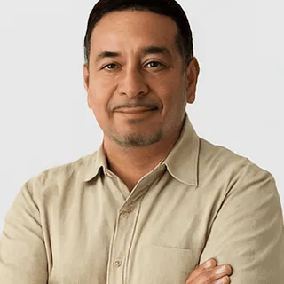 Foto profesional de Dr. Jorge Ramírez